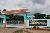 Khánh Thịnh Việt và Bảo Ngọc Phát đối đầu trong dự án sửa chữa trường học