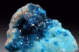 Vẻ đẹp kỳ lạ của hemimorphite, khoáng vật như “kẹo bông đại dương”