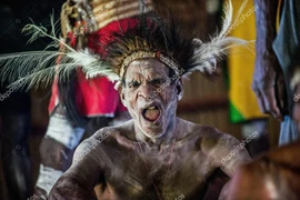 Vật phẩm đặc biệt của tộc người Asmat ở Indonesia