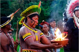 Tộc người 'đến từ lỗ hổng trên mặt đất' sở hữu tri thức lạ