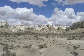 Hoang mạc lạnh bí ẩn giữa trung tâm châu Á