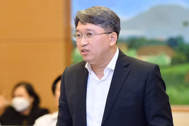 Bộ trưởng Bộ Tư pháp giữ chức Chánh Văn phòng Trung ương Đảng