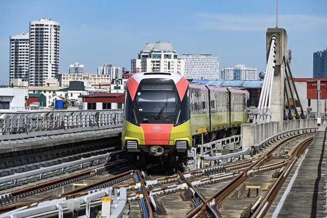 Hà Nội đề xuất miễn phí vé xe buýt, tàu điện cho học sinh, công nhân