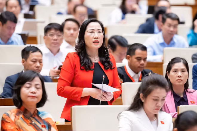 Bất cập miễn học phí nhưng lại thu nhiều khoản khác