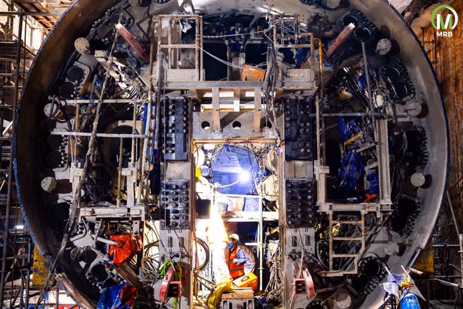 Cận cảnh máy khoan 'khổng lồ' đường sắt đô thị Nhổn – Ga Hà Nội được tháo dỡ