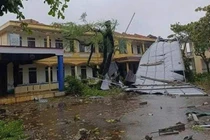 Những thiệt hại đầu tiên tại Nghệ An khi bão số 5 Kajiki đi qua