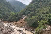 Quốc lộ 16 đoạn qua Nghệ An bị sạt lở nghiêm trọng