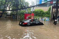 Hà Nội chuẩn bị ca nô, xuống máy ứng phó bão số 11