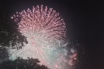 Hà Nội tưng bừng đón Quốc khánh với màn pháo hoa rực rỡ