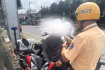 CSGT đổi cách kiểm tra nồng độ cồn, nhiều 'ma men' thúc thủ 