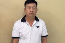 Bắt cựu Trưởng ban quản lý chung cư lừa bán căn hộ tái định cư