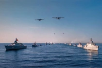 Hùng tráng cuộc diễu binh trên biển lần đầu tiên trong lịch sử Việt Nam