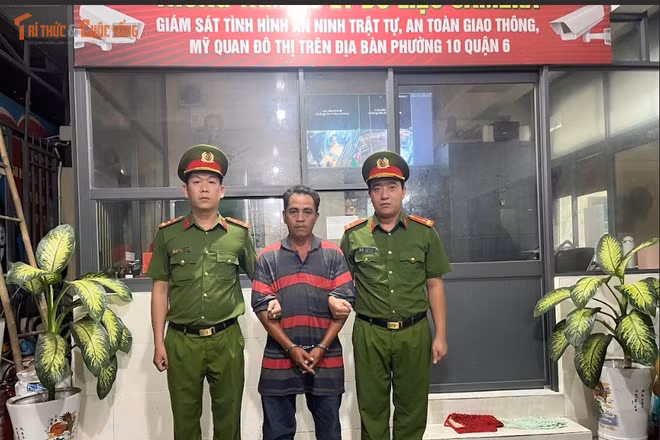 Người đàn ông tấn công CSGT khi bị kiểm tra nồng độ cồn ở TP HCM
