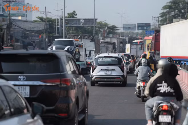 Hành trình về quê của người dân TP HCM dịp lễ 30/4 và 1/5