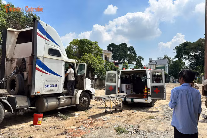 Tài xế 70 tuổi tử vong trong cabin xe đầu kéo tại TP HCM