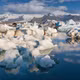 Khám phá hồ băng kỳ ảo ở Iceland