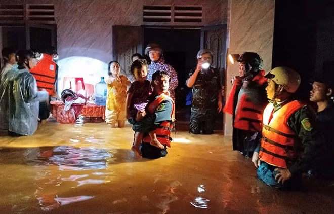 Ngày 22/9, mưa lớn bao trùm Trung Bộ, Tây Nguyên và Nam Bộ
