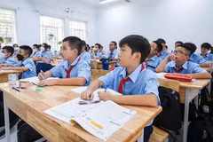 Bộ GD&ĐT đề xuất đưa tiếng Anh thành môn bắt buộc từ lớp 1