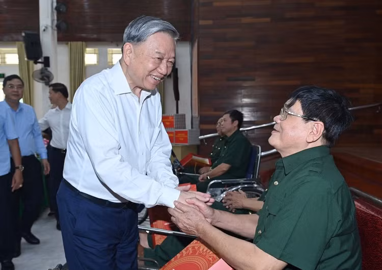 tbt-to-lam-tham-thuong-binh-320250715174224.jpg