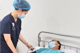 Người đàn ông 45 tuổi mắc sởi nguy kịch vì tưởng bị cúm