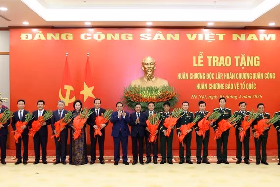 GS.VS. Châu Văn Minh được trao tặng Huân chương Độc lập