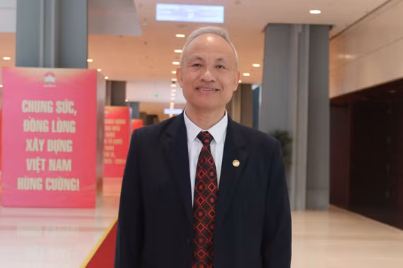 GS.VS Nguyễn Quốc Sỹ: Điều giữ chân nhà khoa học không chỉ lương cao