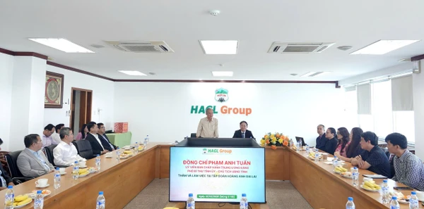 Đầu năm chúc tết HAGL, Chủ tịch tỉnh Gia Lai kỳ vọng cú hích từ nông nghiệp