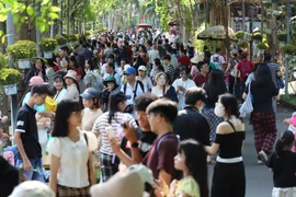 TP HCM thu hút hơn 4,3 triệu khách trong kỳ nghỉ Tết, doanh thu 12 nghìn tỷ