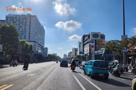 Tuyến đường "khổ vì kẹt xe" thay đổi bất ngờ vì...dải phân cách