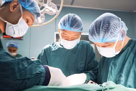 Não thoát ra ngoài sau tai nạn, nữ bệnh nhân hồi phục ngoạn mục