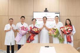 Vỡ thành tim sau nhồi máu, phẫu thuật ngay trên tim đang đập