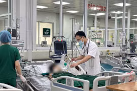 Cứng hàm trở lại sau 20 ngày điều trị uốn ván vì mảnh tre 3 cm còn sót