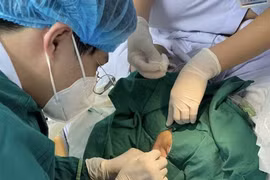 Bé 1 tháng tuổi suy đa cơ quan sau sốt, nôn, tiêu chảy