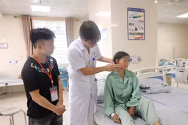 Khối u góc hàm lớn nhanh sau 5 tháng, phát hiện ung thư tuyến mang tai