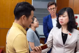 Bộ trưởng Y tế nói gì trước lo ngại hiến tạng trẻ em bị ép buộc?
