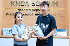 Sinh đôi chưa đầy 1kg, suy hô hấp, hơn 80 ngày kiên cường để trở về nhà