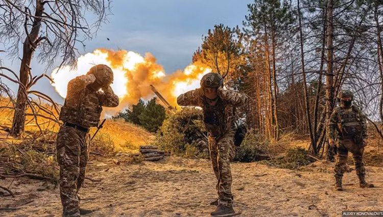 Binh sĩ Ukraine tháo chạy khỏi Kostiantynivka, Nga chạy đua với thời gian - Hình 8 Binh si Ukraine thao chay khoi Kostiantynivka, Nga chay dua voi thoi gian-Hinh-8