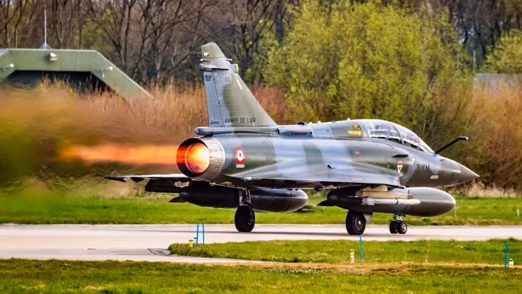 Ukraine nhận lô Mirage 2000 đầu tiên từ Pháp - Hình 4 Ukraine nhan lo Mirage 2000 dau tien tu Phap-Hinh-4