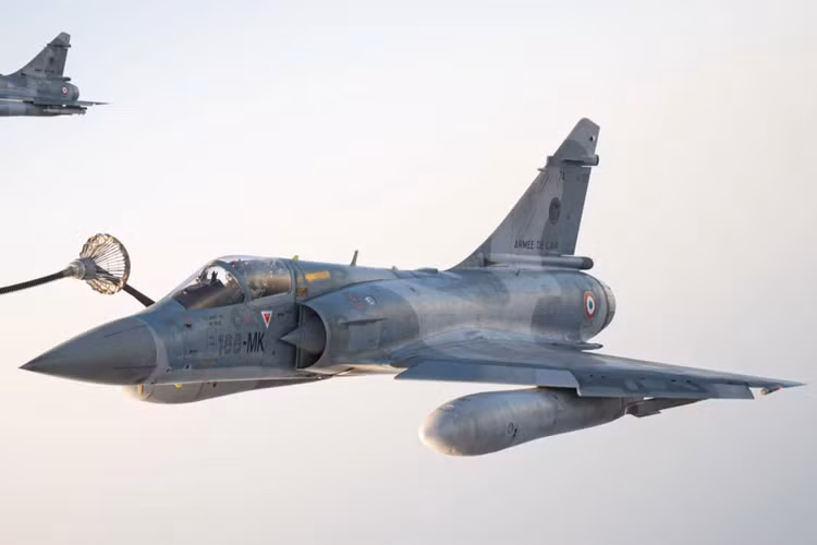 Ukraine nhận lô Mirage 2000 đầu tiên từ Pháp - Hình 11 Ukraine nhan lo Mirage 2000 dau tien tu Phap-Hinh-11