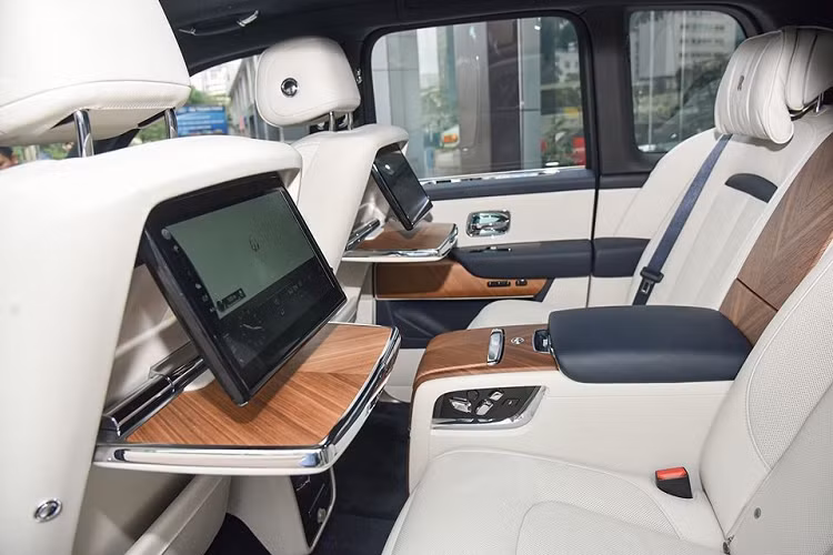 Rolls-Royce Cullinan hon 36 ty cua dai gia Thai Nguyen trung bien sanh-Hinh-3