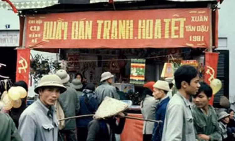 Chùm ảnh không thể nào quên về Tết Hà Nội thời bao cấp - Hình 2 Chum anh khong the nao quen ve Tet Ha Noi thoi bao cap-Hinh-2