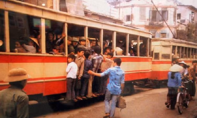 Chùm ảnh không thể nào quên về Tết Hà Nội thời bao cấp - Hình 9 Chum anh khong the nao quen ve Tet Ha Noi thoi bao cap-Hinh-9