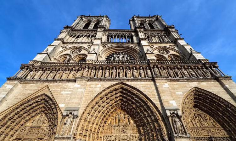 Chuyện kỳ bí về những bóng ma trong nhà thờ Đức Bà Paris - Hình 6 Chuyen ky bi ve nhung bong ma trong nha tho Duc Ba Paris-Hinh-6