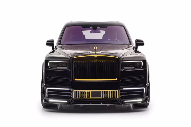 Ngắm SUV siêu sang Rolls-Royce Cullinan dát vàng độc nhất vô nhị - Hình 3 Ngam SUV sieu sang Rolls-Royce Cullinan dat vang doc nhat vo nhi-Hinh-3