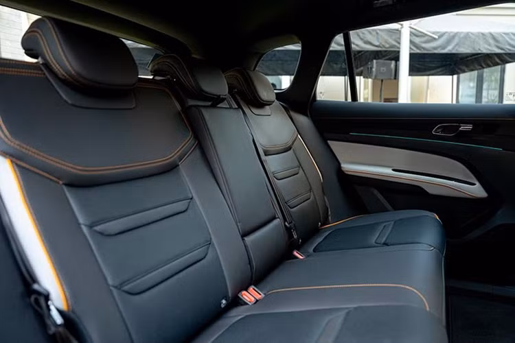 Chi tiết Ford Territory Sport 2024 từ 720 triệu đồng, chờ về Việt Nam - Hình 5 Chi tiet Ford Territory Sport 2024 tu 720 trieu dong, cho ve Viet Nam-Hinh-5