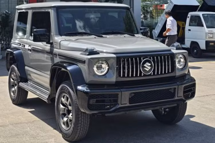 Can canh Suzuki Jimny do Mercedes G63 chinh hang gan 1 ty dong