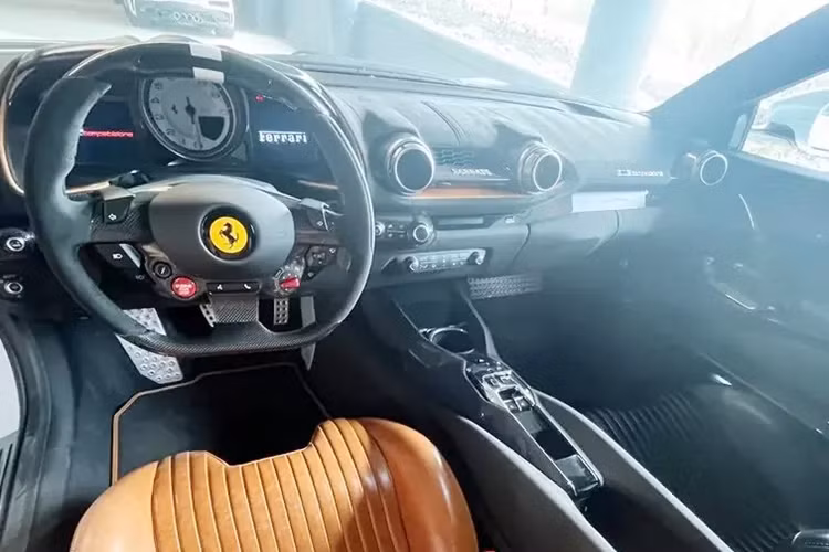 Ferrari 812 hon 53 ty neu ve Viet Nam gia se tang gap 3 lan-Hinh-4