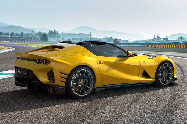 Ferrari 812 hon 53 ty neu ve Viet Nam gia se tang gap 3 lan-Hinh-6