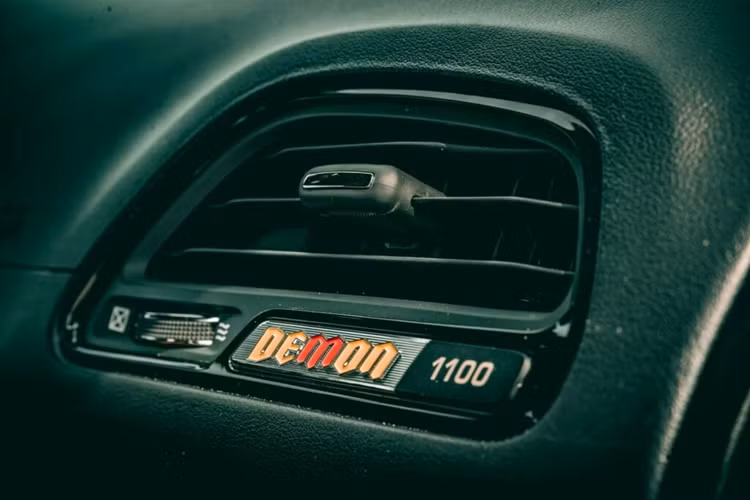 Chiêm ngưỡng chiếc Dodge Challenger SRT Demon 170 mui trần “cực độc” - Hình 7 Chiem nguong chiec Dodge Challenger SRT Demon 170 mui tran “cuc doc”-Hinh-7