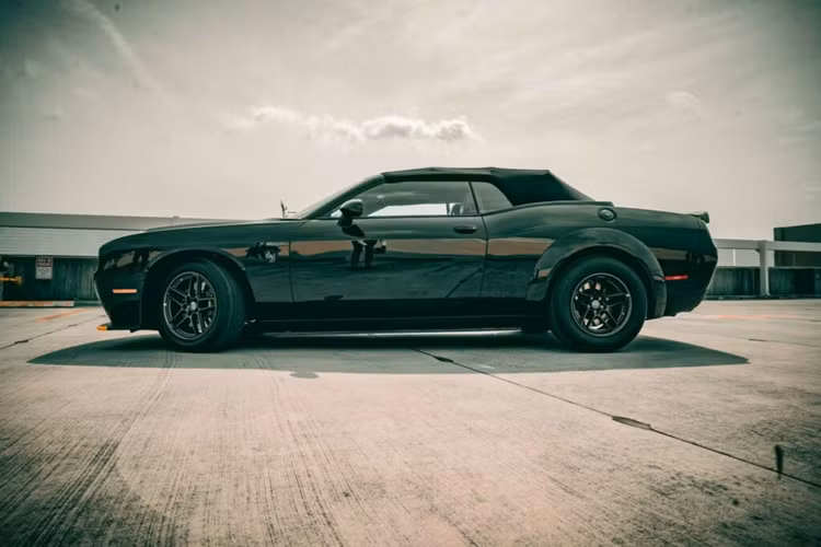 Chiêm ngưỡng chiếc Dodge Challenger SRT Demon 170 mui trần “cực độc” - Hình 9 Chiem nguong chiec Dodge Challenger SRT Demon 170 mui tran “cuc doc”-Hinh-9